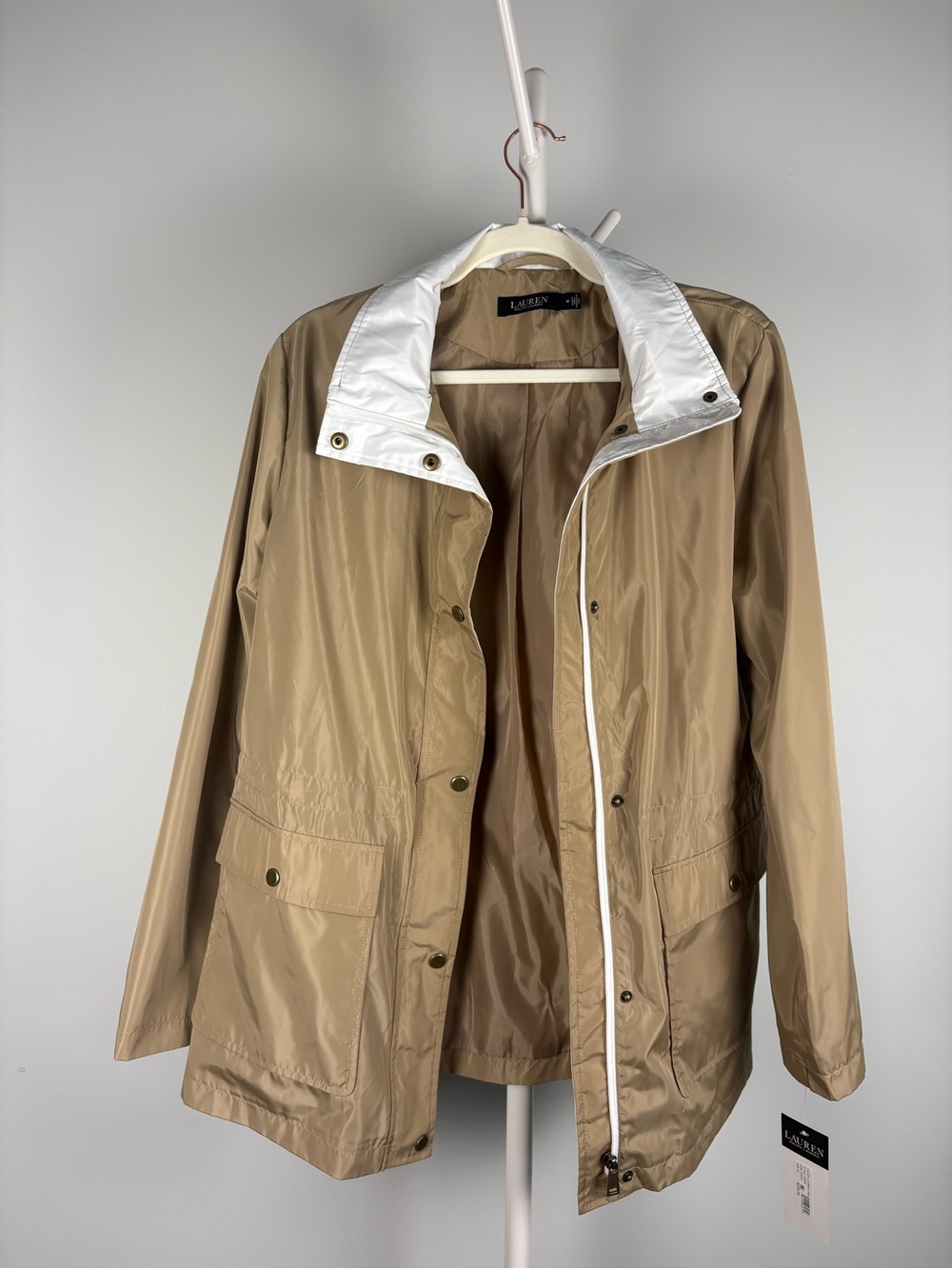 Lauren Ralph Lauren Beige Light Coat with White Contrast Collar - Picture 2 of 10